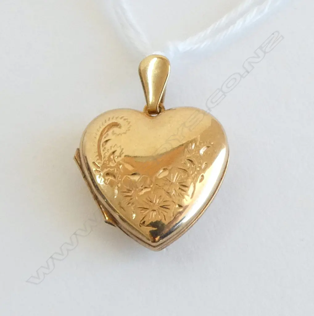 9ct GOLD HEART LOCKET PENDANT 1.65gms Image 1++