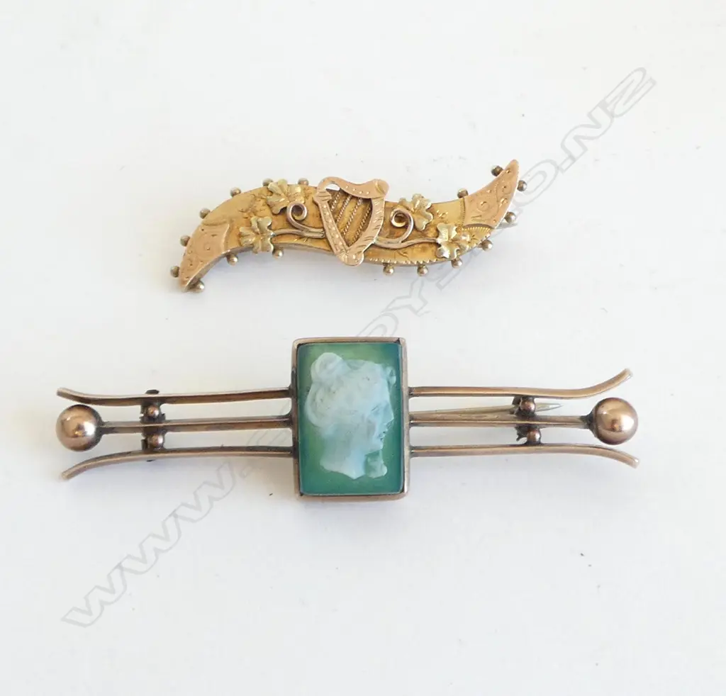 2 9CT BROOCHES; CAMEO W.60mm, OTHER w. HARP 8.3grms Image 1++