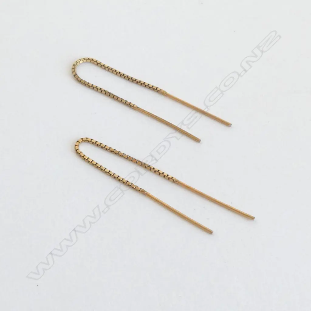 9ct gold THREAD STYLE & BAR EARRINGS 0.59gms Image 1++