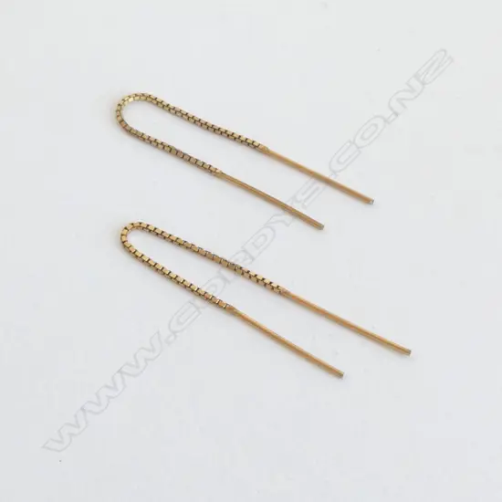 9ct gold THREAD STYLE & BAR EARRINGS 0.59gms