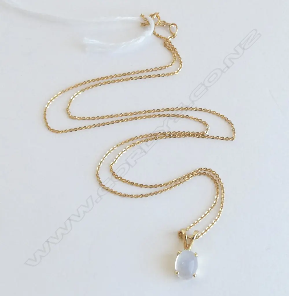 14ct MOONSTONE PENDANT on 14ct FINE CHAIN 44cm, 2.0gm Image 1++