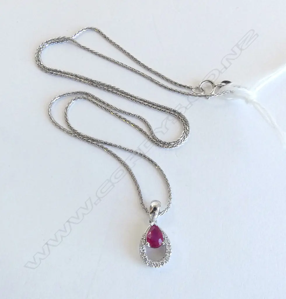 18ct WHITE GOLD RUBY? & DIAMOND PENDANT ON 18ct W/GOLD CHAIN L.200mm 3.5gms Image 1++