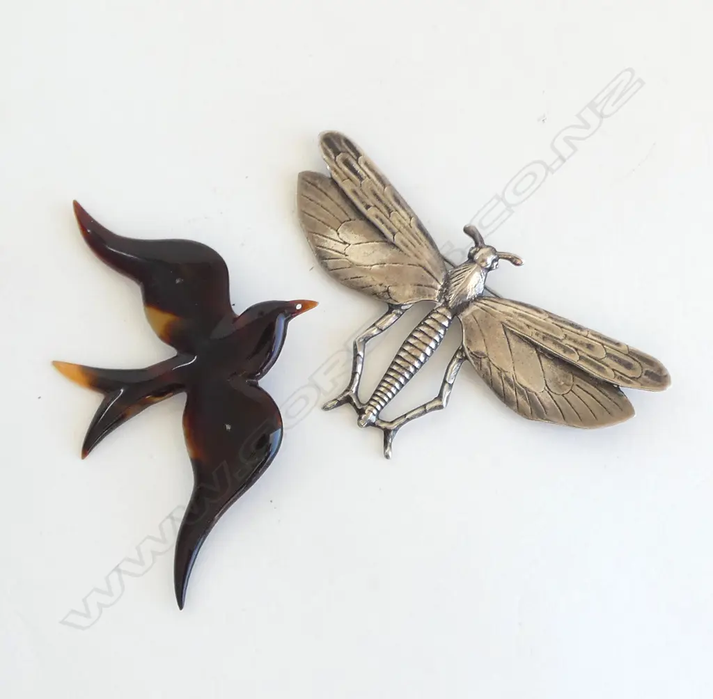 2 BROOCHES, STG INSECT 17.9grms + TORTOISESHELL BIRD H.80mm Image 1++