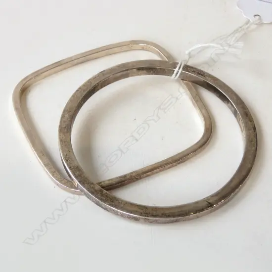 2 MODERNIST SILVER BANGLES 1 square 1 round