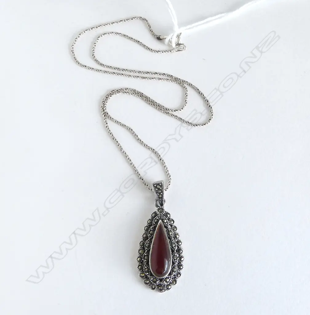 SILVER CARNELIAN & MARCASITE PENDANT on SILVER CHAIN Image 1++