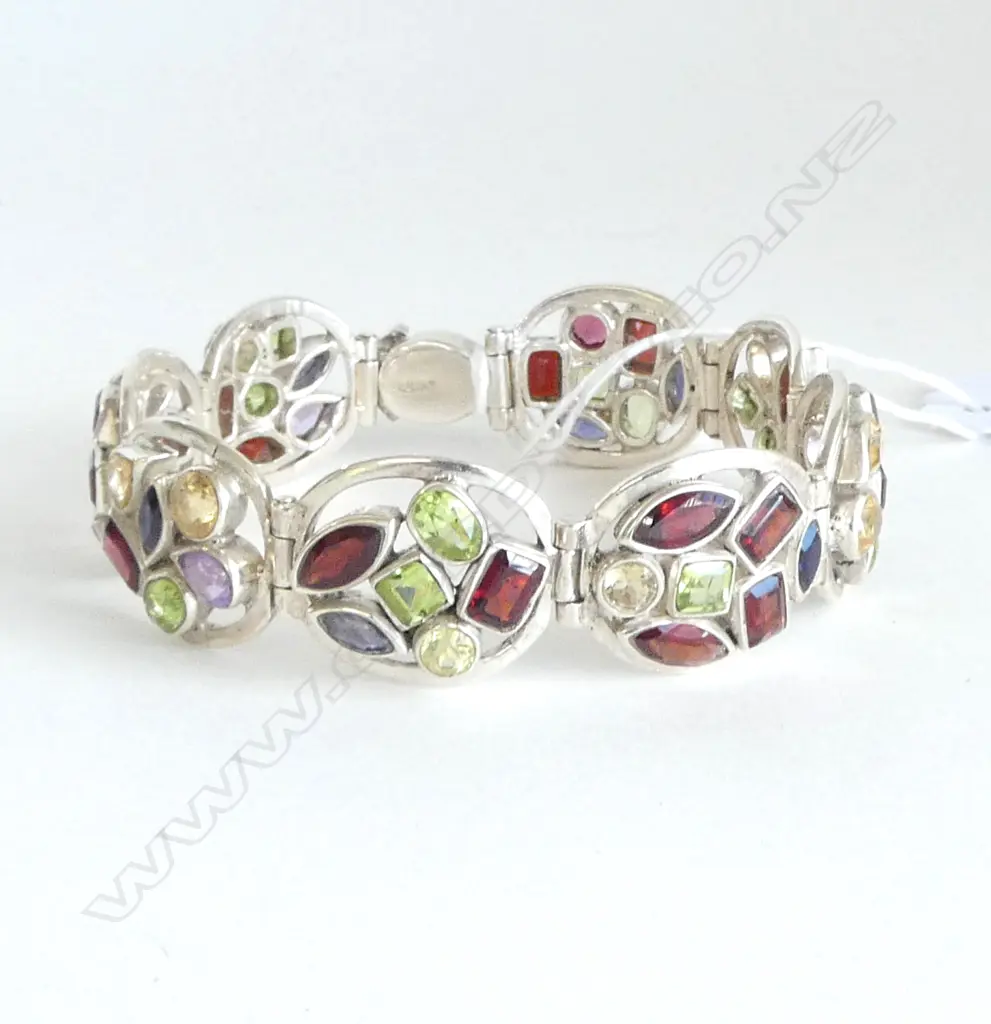 SILVER & GEM SET BRACELET, PERIDOT, GARNET & AMETHYSTS Image 1++