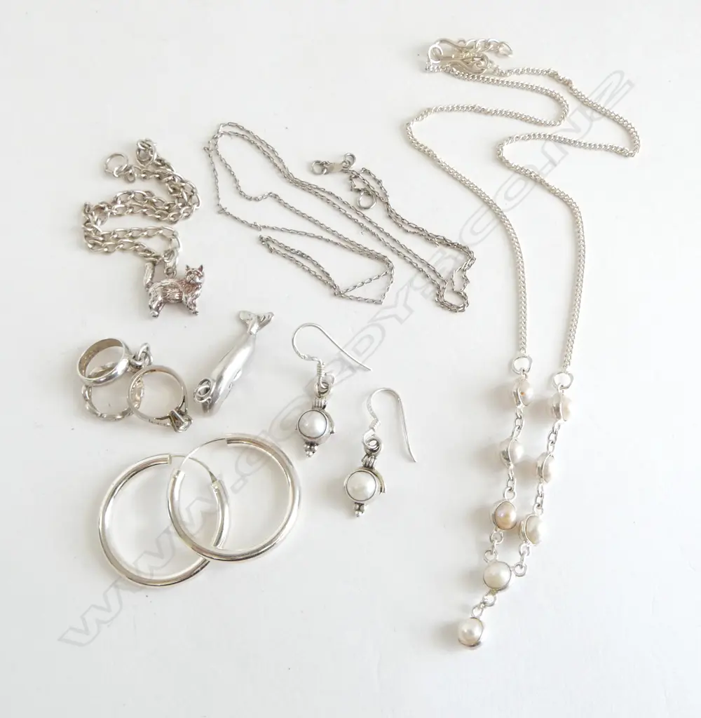 ASST SILVER JEWELLERY & CHARMS Image 1++