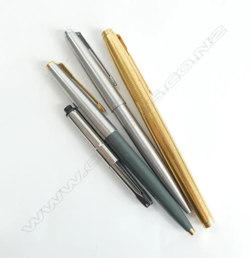 3 PARKER PENS; FOUNTAIN PEN & 2 BALLPOINT w SPARE CARTRIDGE Image 1++