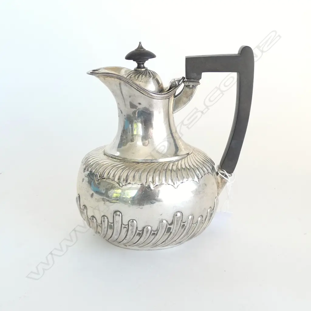 VICTORIAN STG SILVER WATER JUG, LONDON 1886, 417gms Image 1++