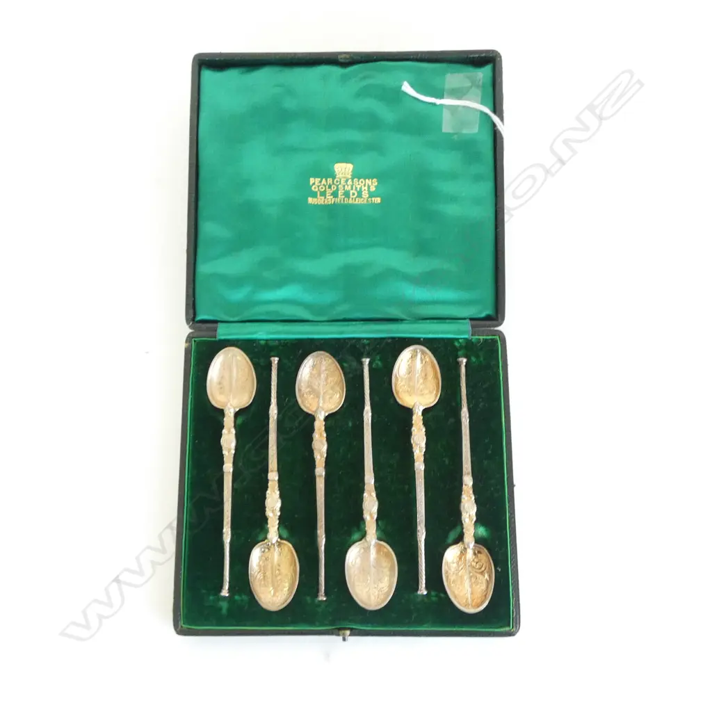 6 CASED STG SILVER ANOINTING SPOONS, LONDON 1901, 72gms Image 1++