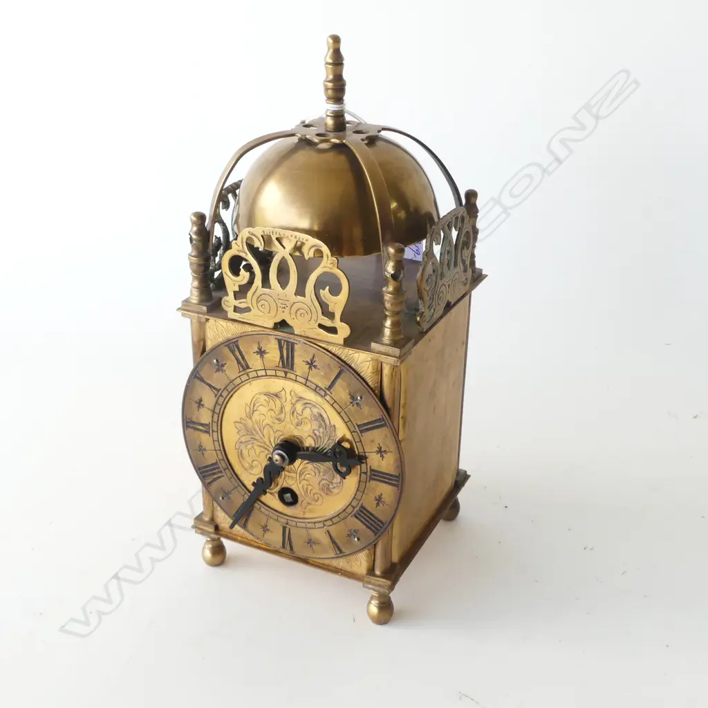 c1900 ENGRAVED BRASS LANTERN CLOCK H.235mm. RUNNING. WITH KEY Image 1++