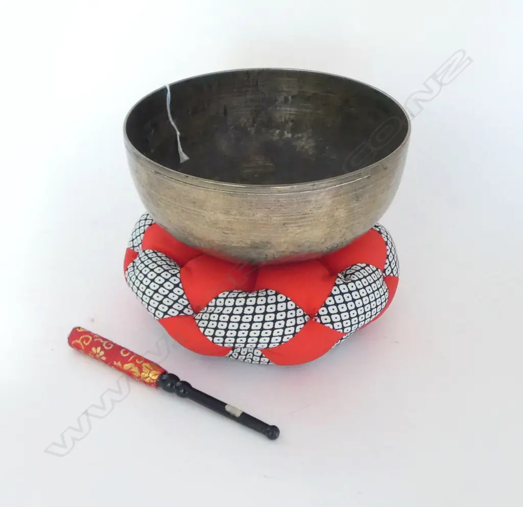Medium singing bowl Dia.170mm Image 1++