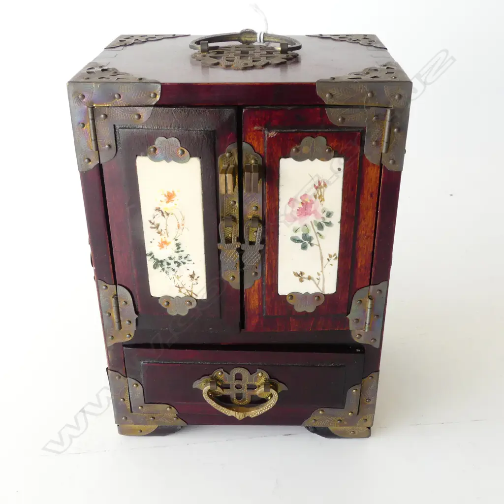 Small painted & ceramic inlaid chinese cabinet 155x115x210mm Image 1++