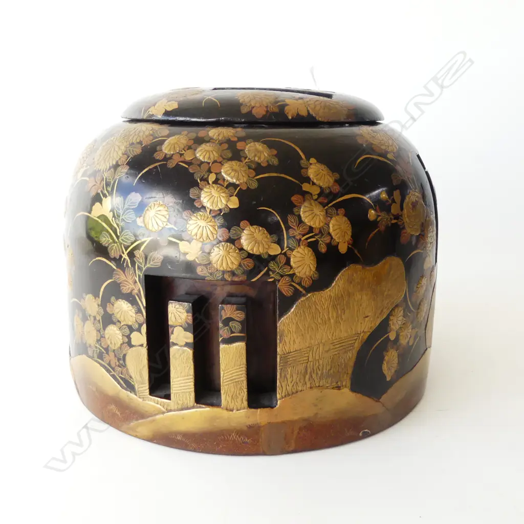 QUALITY JAPANESE MEIJI BLACK LACQUER & DECORATIVELY GILDED HARD WARMER lidded H.220mm. Dia.285mm Image 1++