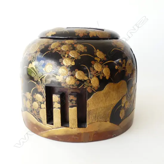 QUALITY JAPANESE MEIJI BLACK LACQUER & DECORATIVELY GILDED HARD WARMER lidded H.220mm. Dia.285mm