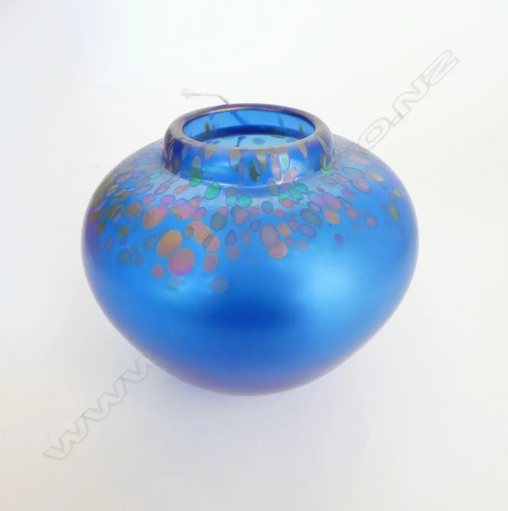 NZ IRIDESENT STUDIO ART GLASS VASE H100MM Image 1++