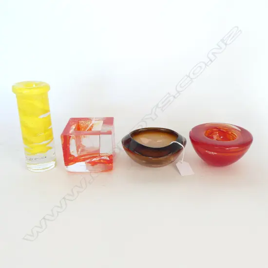 4 PCES KOSTA BODA ART GLASS