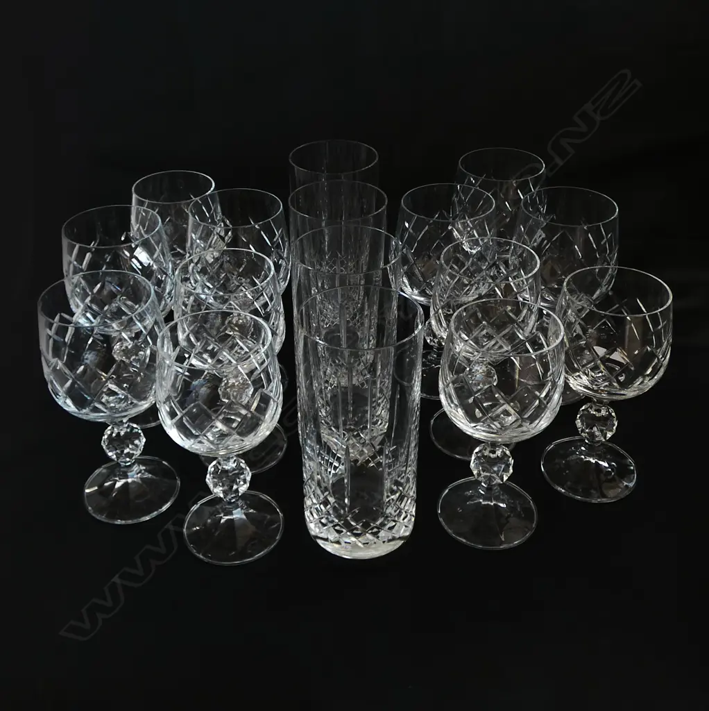 16 CRYSTAL GLASSES; 12 WINE GLASSES (6+6) + 4 'MAJESTIC' HIGH BALL GLASSES H.150mm Image 1++