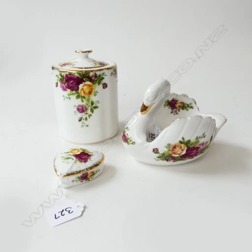 3PCS R/ALBERT OLD COUNTRY ROSE CHINA LIDDED JAR H140 SWAN H110 & LIDDED HEART BOX DIA60MM Image 1++