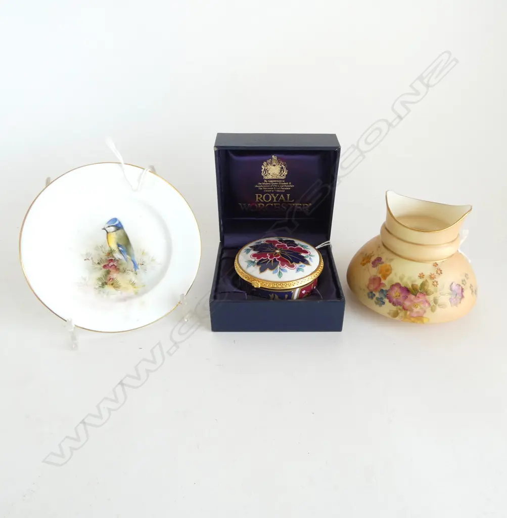 3PCS R/WORC CHINA CASED PILL BOX DIA60 VASE H80 & BLUE BIRD DISH  DIA 115MM Image 1++