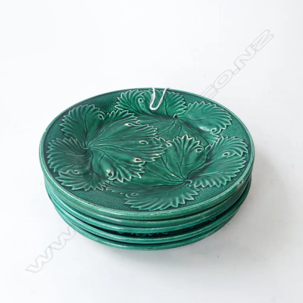 4 + 1 19thC GREEN MAJOLICA LEAF PLATES Image 1++