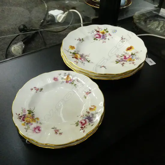 3 LARGE RCD RACK PLATES DIA 270 & 2 CAKE PLATES DIA 210MM