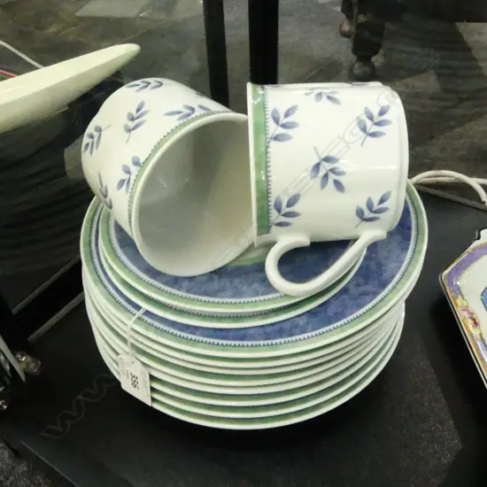 8 VILLEROY & BOCH 'SWITCH 3' SOUP PLATES, 2 CAKE PLATES + 2 CUPS