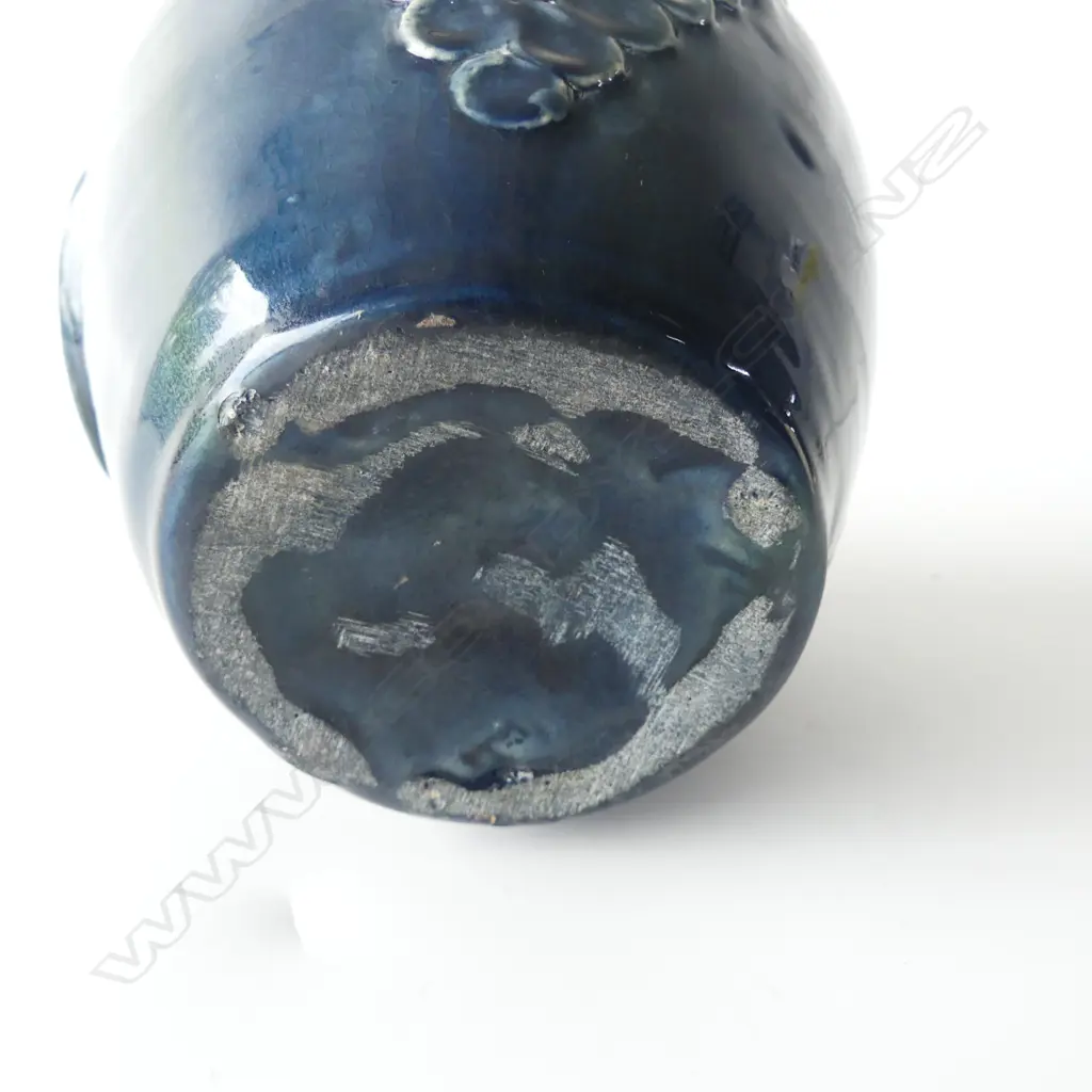 MAJOLICA POTTERY JUG WITH GRAPE & VINE HANDLE, H.180MM  Image 1++