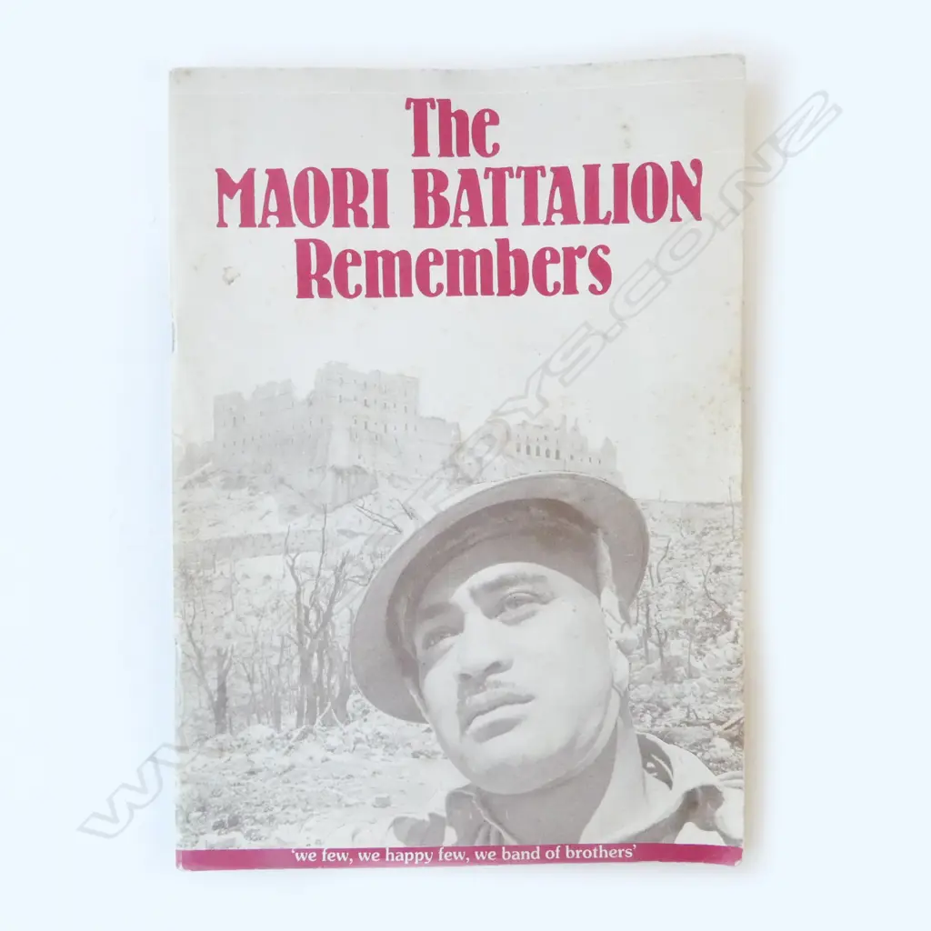 MAGAZINE 'THE MAORI BATTALION REMEMBERS' SIGNED BY HARRY LAMBERT PRESDENT OF ASSOCIATION Image 1++