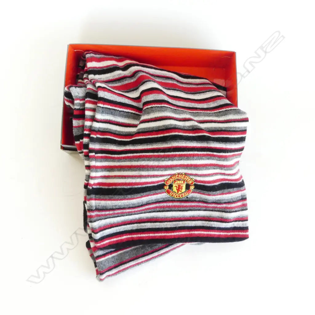 PAUL SMITH MANCHESTER UNITED STRIPED SCARF, BOXED Image 1++