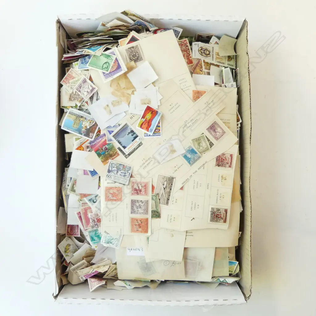 ASST. LOOSE WORLD STAMPS Image 1++