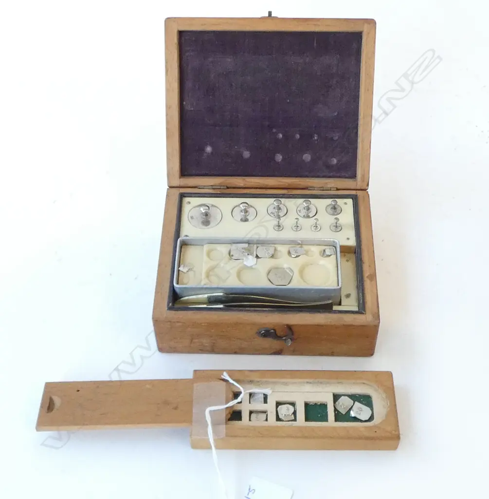 BOXED PART SCALE SET; IVORINE 'BONE' FITTING FOR SCALES W.130mm & OTHER BOXED Image 1++