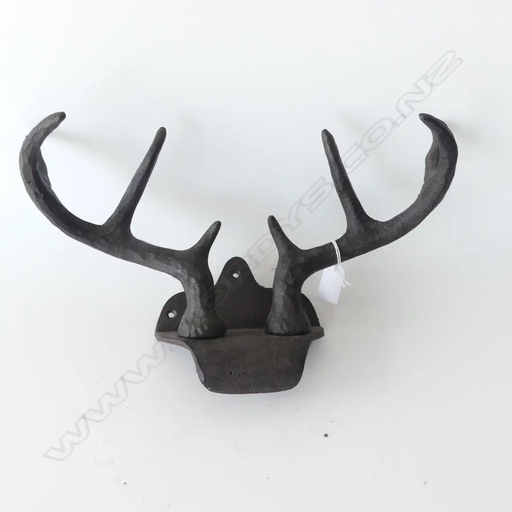 Stag antler form iron coat rack Image 1++