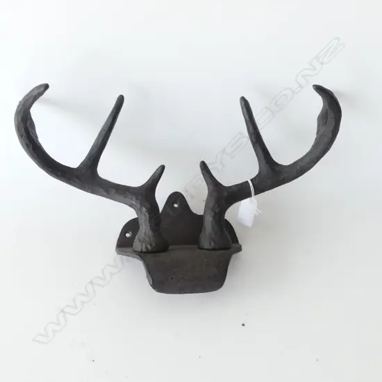 Stag antler form iron coat rack