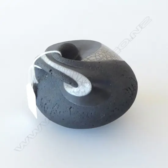 RICK RUDD STUDIO POTTERY CHARCOAL SCUPTURE 110mm dia