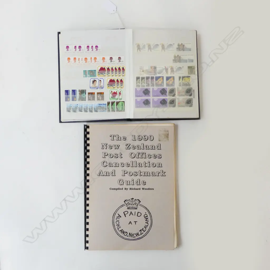 POST OFFICE GUIDE & BLUE N.Z. MINT ALBUM Image 1++