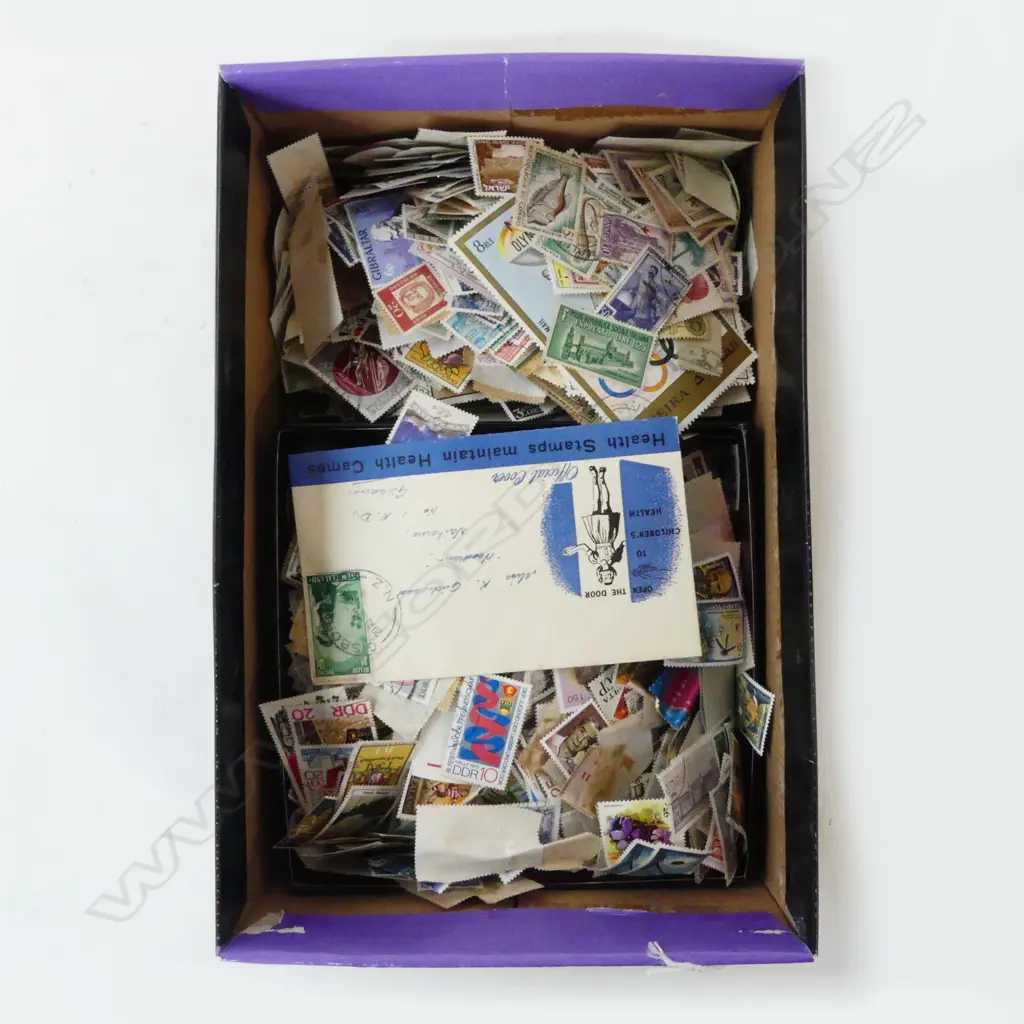 ASST. LOOSE WORLD STAMPS Image 1++