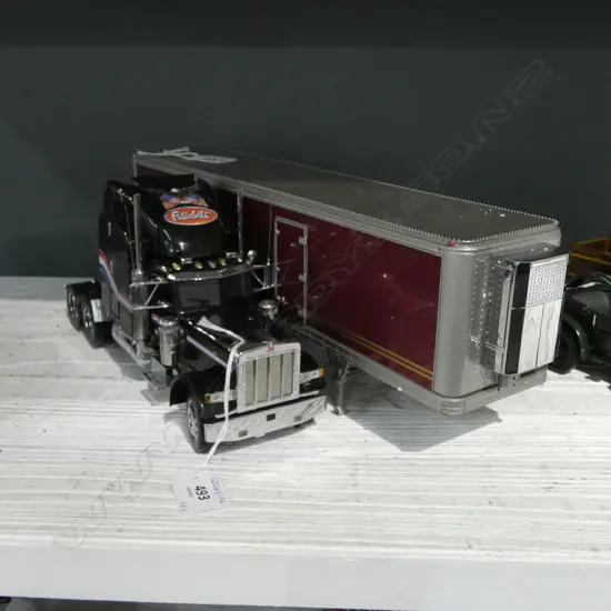 FRANKLIN MINT DIE CAST MACK TRAILER L400MM & PETER BUILT TRUCK L270MM