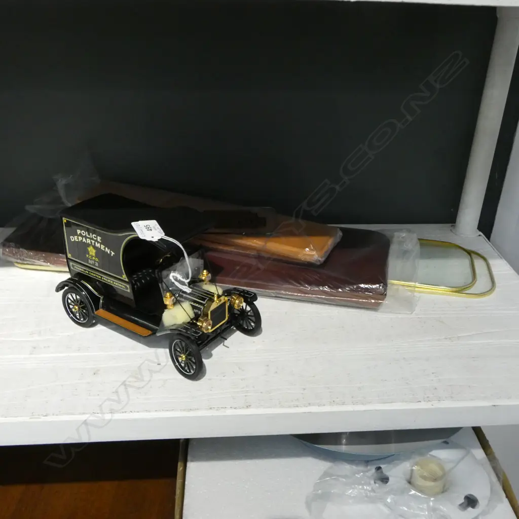 FRANKLIN MINT DIE CAST MODEL T POLICE WAGON L210MM & CLASSIC CAR RACK L500MM Image 1++