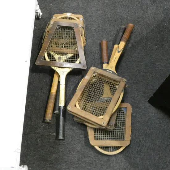 6 VINTAGE WOODEN TENNIS RACQUETS H.690mm