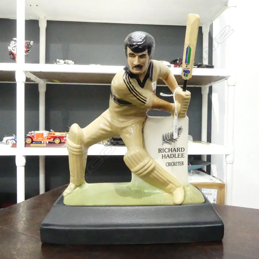 JIM BEAM DECANTER  Image 1++