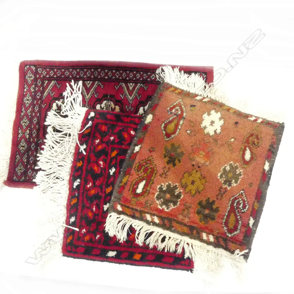 3 SMALL HAND KNOTTED MATS 480x310mm Image 1++