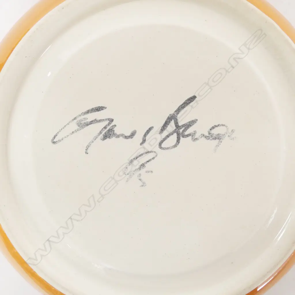 3 NEUDORF POTTERY BOWLS Dia.255mm Image 1++