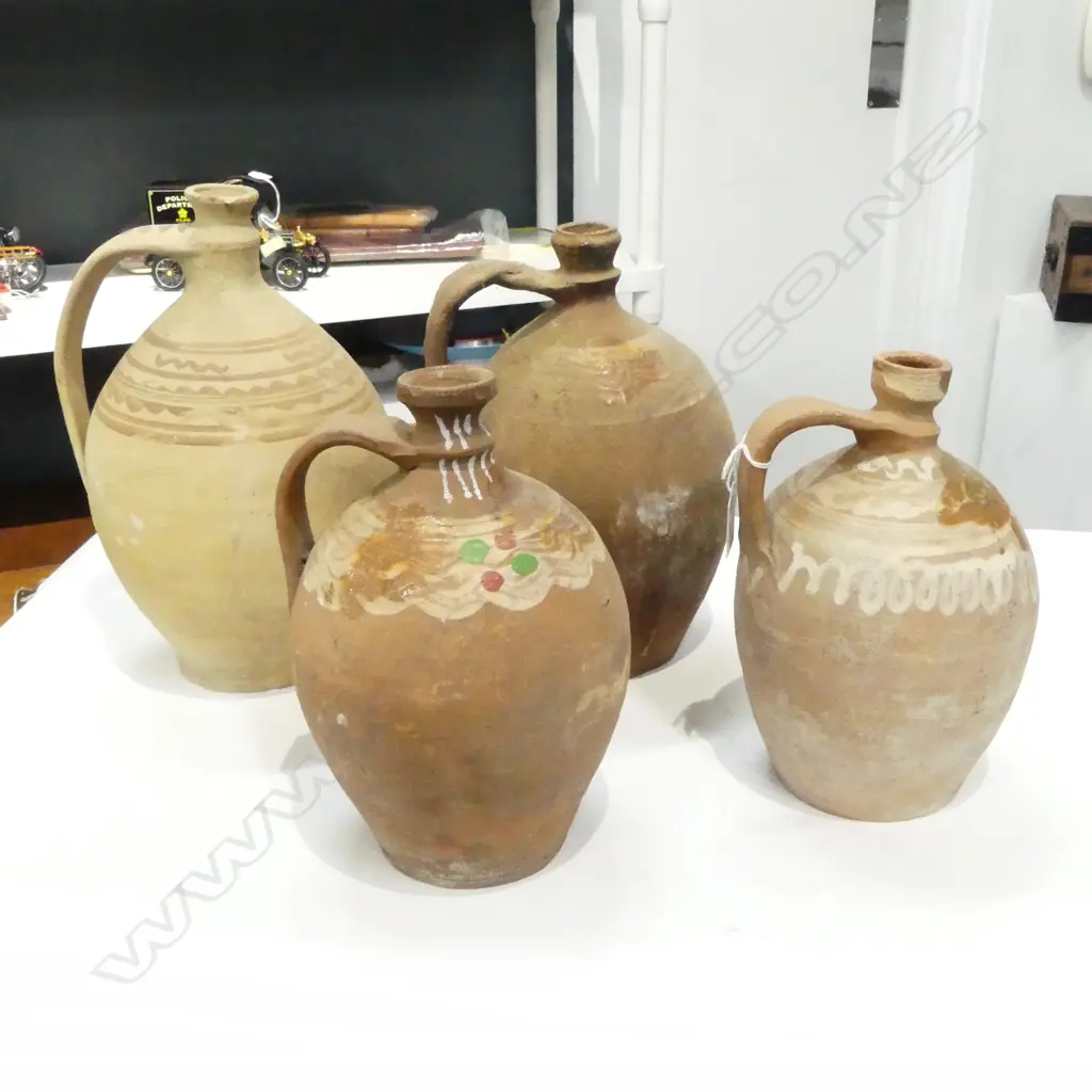 4 TERRACOTTA JUGS H.280mm Image 1++