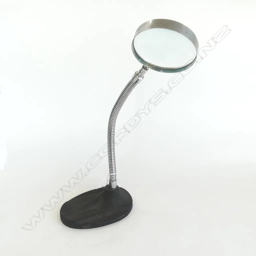 VINTAGE CAST IRON BASED ARTICULATED TABLE MAGNIFYING GLASS H430MM Image 1++
