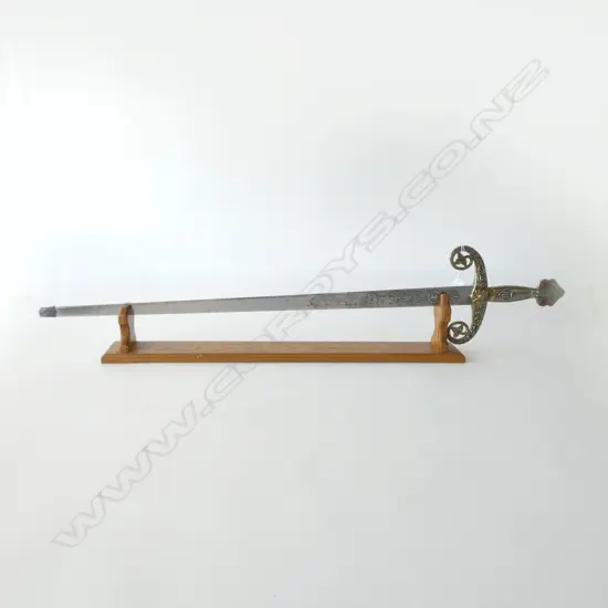 WOOD MOUNTED  L700MM REPRO CONT SWORD L1020MM