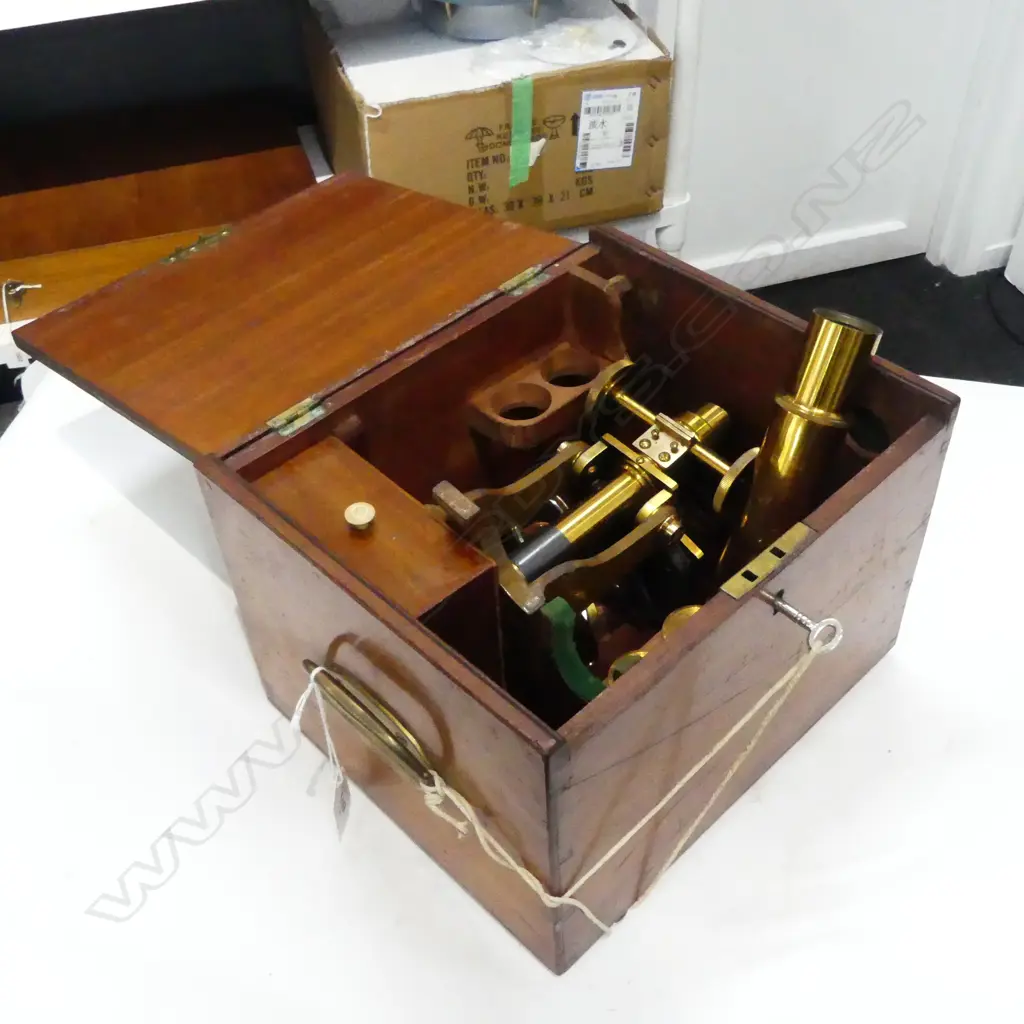 ANTIQUE MICROSCOPE IN MAHOGANY CASE H.265mm Image 1++