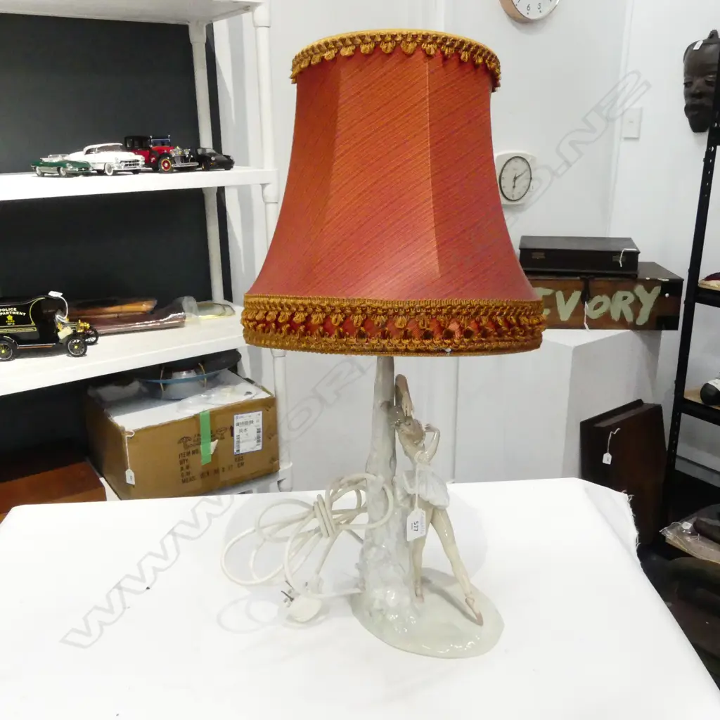 LLADRO BALLERINA TABLE LAMP H.610mm Image 1++
