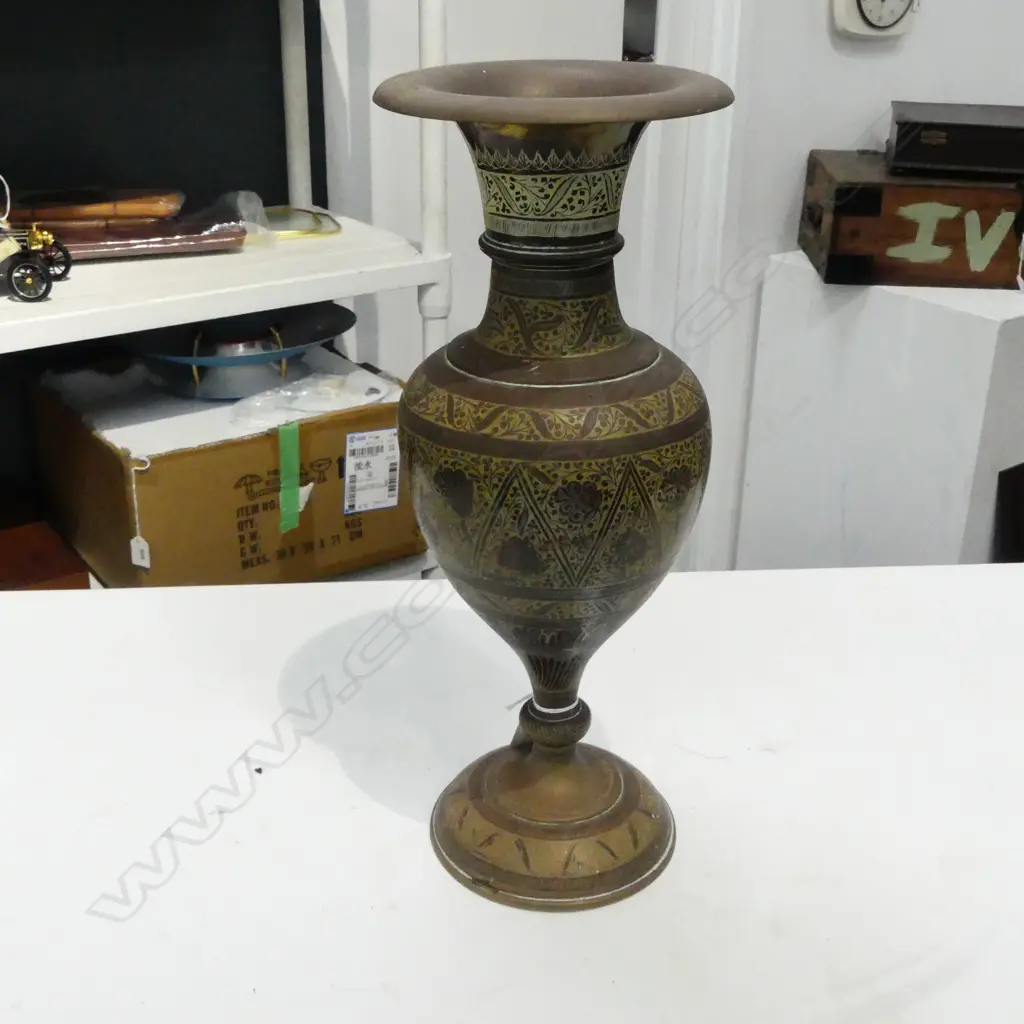 ETHNIC BRASS VASE H.380mm Image 1++