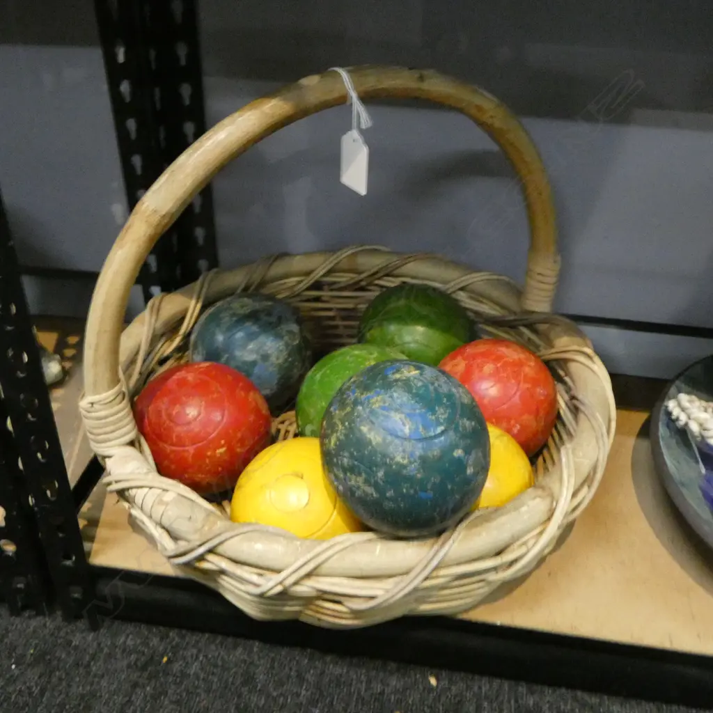 FRENCH BOULES SET IN BASKET Image 1++